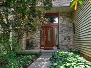 905 Pebble Ln, Southampton, PA 18966