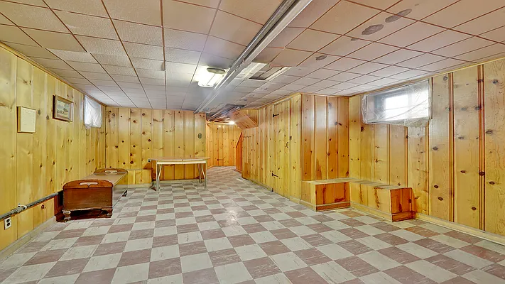 Sold by Remax Real Estate Professionals | media 29