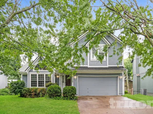 15329 Sturgeon Dr, Olathe, KS 66062