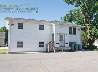 514 13th Ave, Brookings, SD 57006