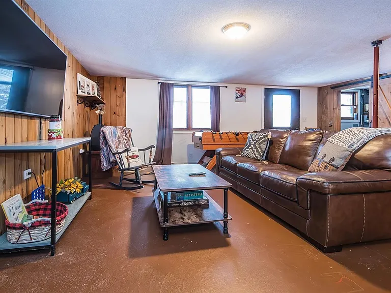 1704 State Highway 103 — Photo 15