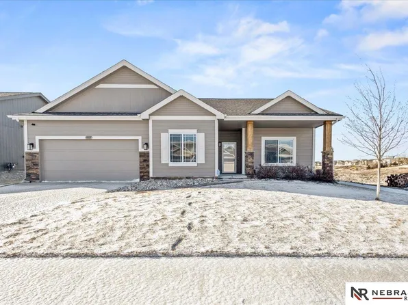 18135 Camden Ave, Elkhorn, NE 68022