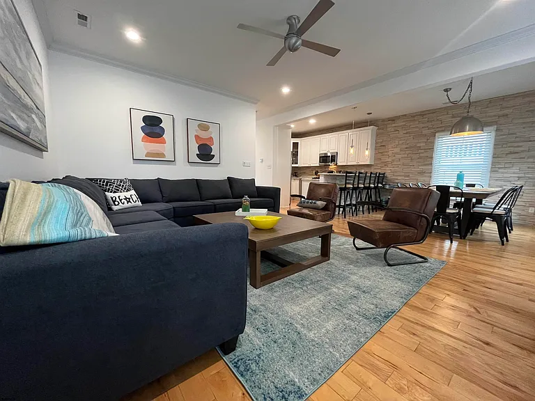 107 N Douglas Ave — Photo 17
