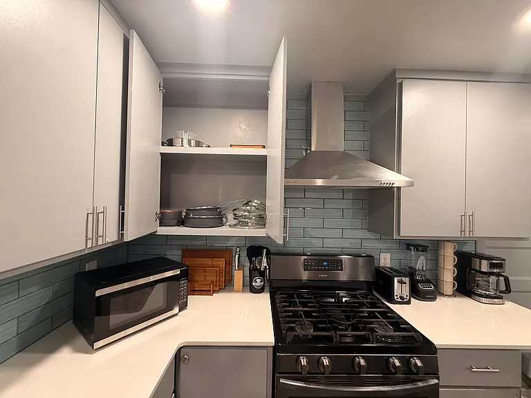 225 E Main St — Photo 5