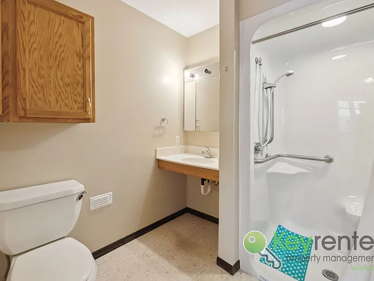 1411 S Douglas Ave #110 — Photo 14