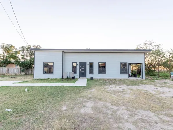 1877 Hilltop Cir, Eagle Pass, TX 78852