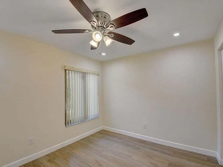 400 Club Cir — Photo 22