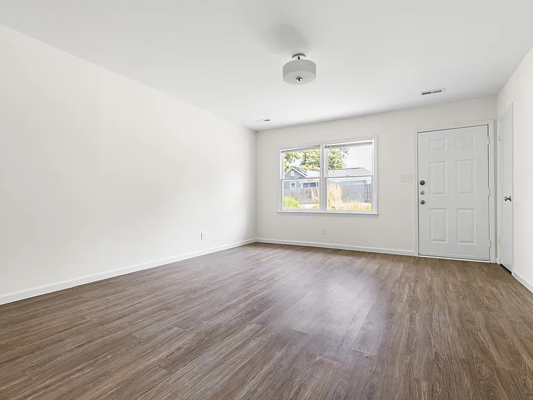 689 Turner St #A — Photo 4