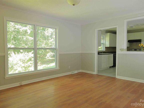 4th image of 3104 Glenelm Ct