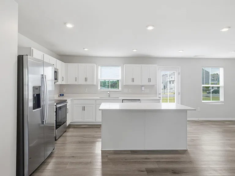 1432 Burgundy Bluff Ln — Photo 9