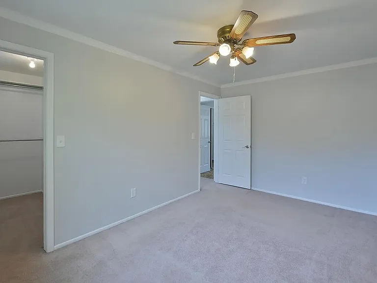 11426 W Florida Pl — Photo 4