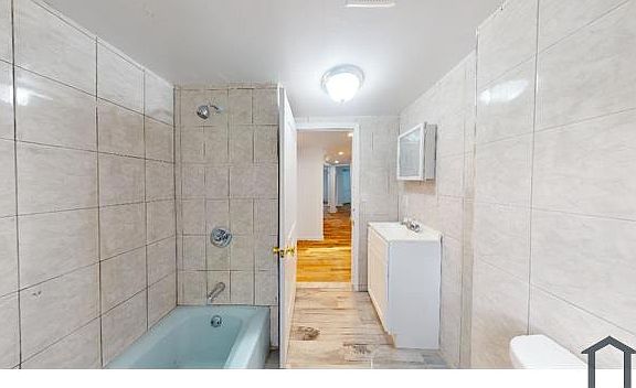 5th image of 88 Barker St #1