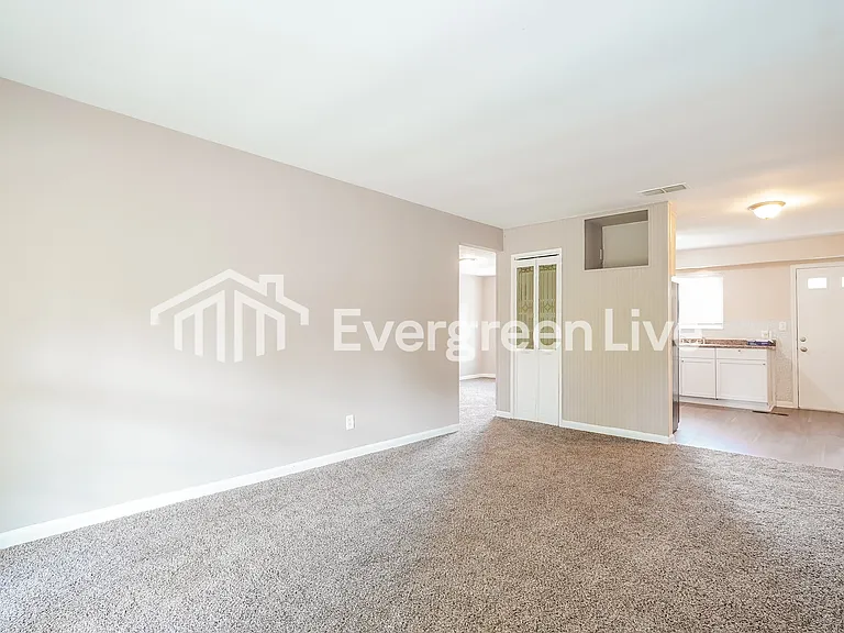 4752 Huxley Ct — Photo 3