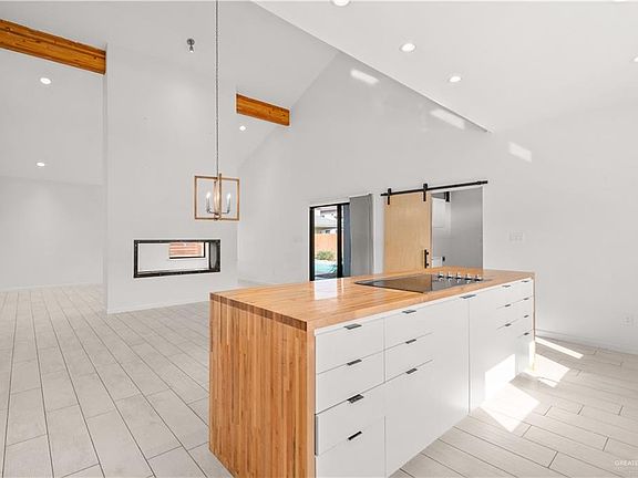 4th image of 2311 Penrose Ave