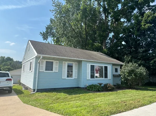 527 Garland St E, West Salem, WI 54669