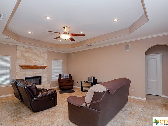 5th image of 105 Lake Forest Dr