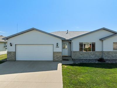 1949 24th St SW, Minot, ND, 58701