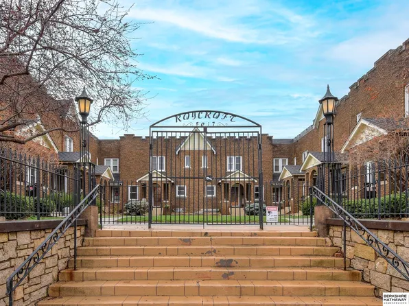 5017 Underwood Ave APT 8, Omaha, NE 68132
