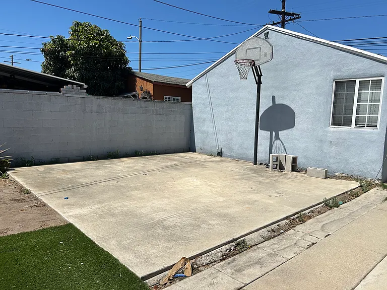 961 S Cedar Ave — Photo 8