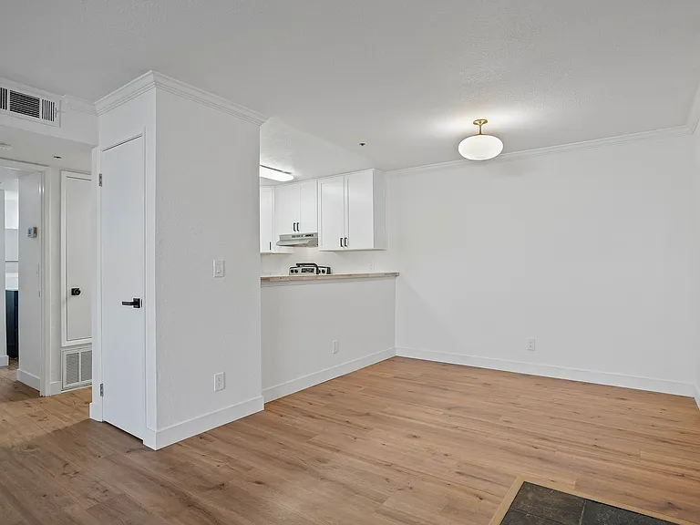 1019 Dornajo Way #114 — Photo 7