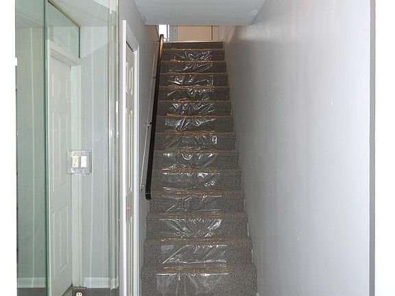 3rd image of 1531 Packer Ave Floor 2