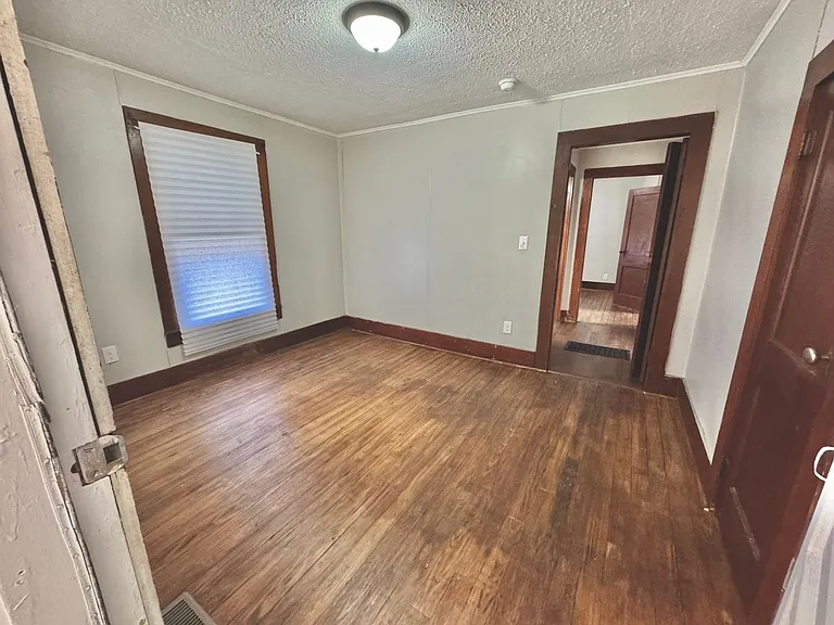 1011 Jones St — Photo 12