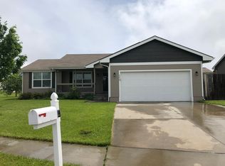 4230 SE Horseshoe Bend Dr, Topeka, KS 66609