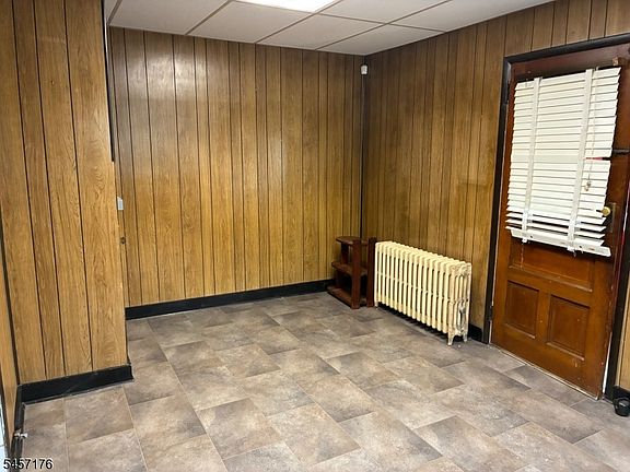 4th image of 46 Lake St