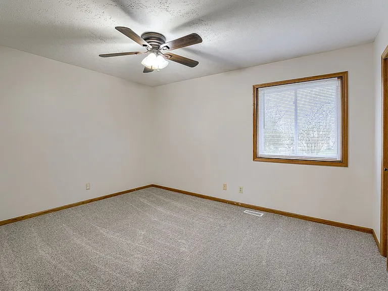 4115 N 213th Cir — Photo 38