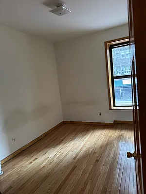 Rented by Batra Group Inc | media 9