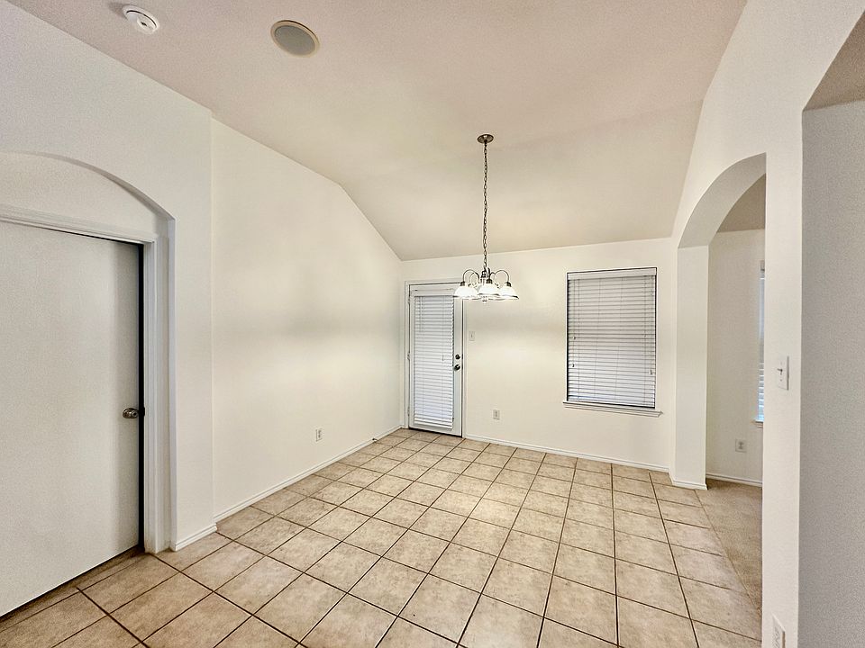 1st image of 2751 Furlong Dr