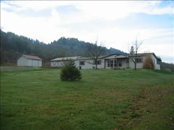 2165 Jackie Ave, Roseburg, OR 97471
