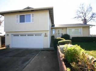 1925 Riviera Dr, Redding, CA 96001