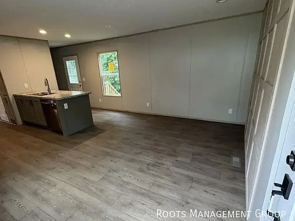 4th image of 104 Wisteria Dr #104W