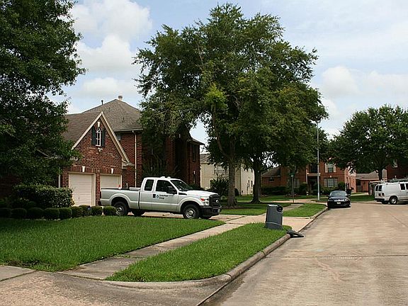 4th image of 8810 Earnestwood Dr