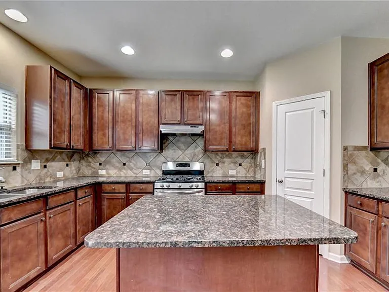 4228 Woods Creek Ln — Photo 28