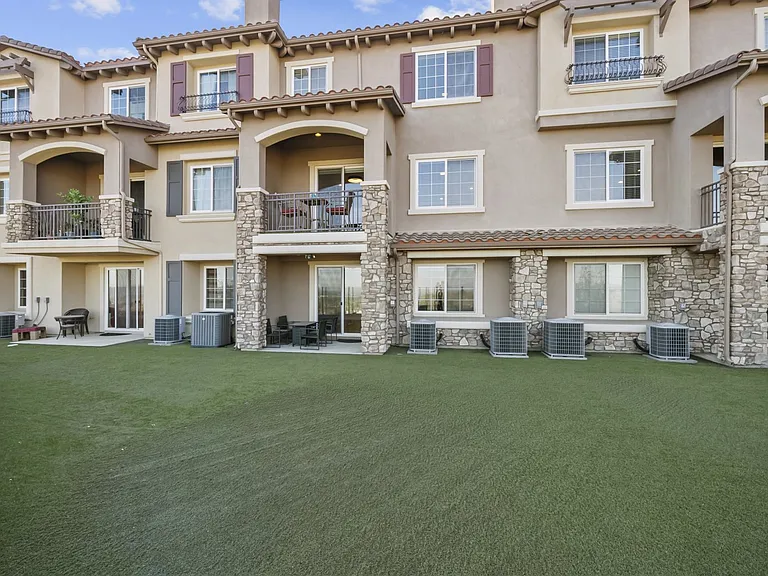 21928 Cortina Pl — Photo 26