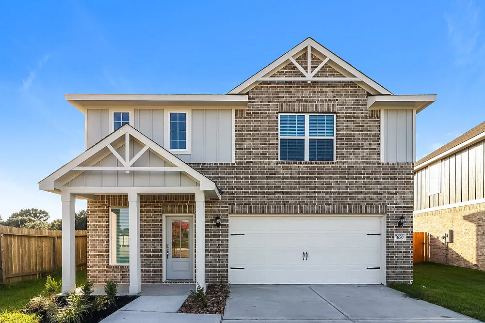 4 bed, 2.5 bath, 2339 sqft, $2,330 — Photo 1