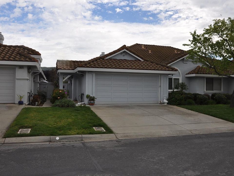 1st image of 16968 Sugarpine Dr
