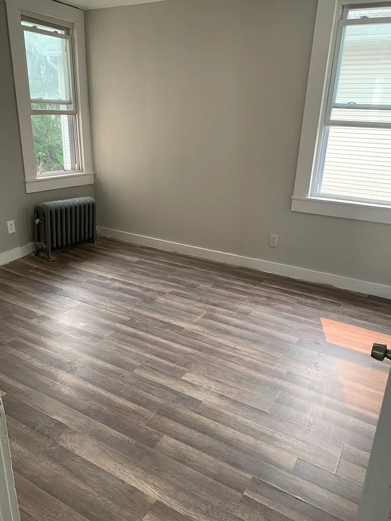 4 bed, 1.5 bath, 1000 sqft, $2,500 — Photo 3