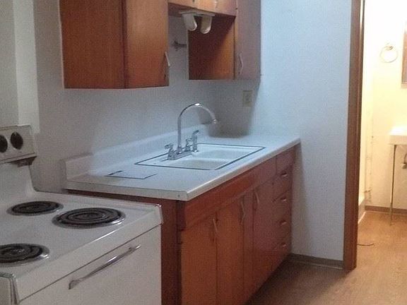 4th image of 240 E Poplar St APT 2