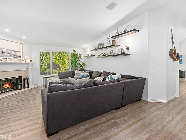 600 Cliff Dr — Photo 8