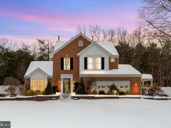 23 Arlington Rd, Sicklerville, NJ 08081