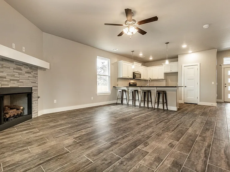 2541 Fallview Dr — Photo 4