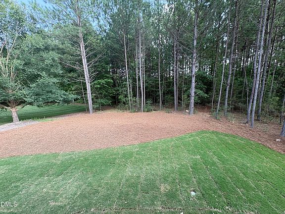 3rd image of 829 Chapel Ridge Dr