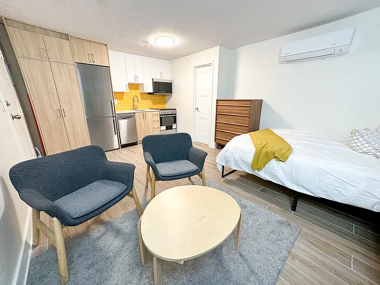 160 Dowling Ave #STUDIO — Photo 3