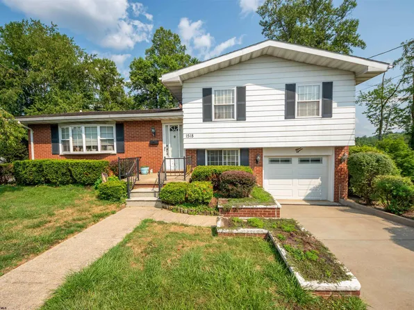 1518 Farrell St, Fairmont, WV 26554