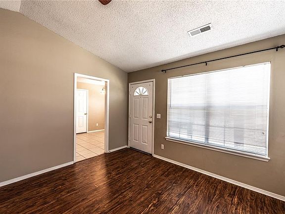 4th image of 1500 N Timbercrest Ave