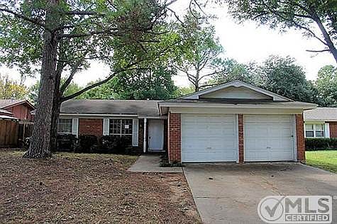 3rd image of 2612 Norwood Ln