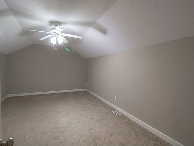 1311 Raleigh Dr — Photo 23
